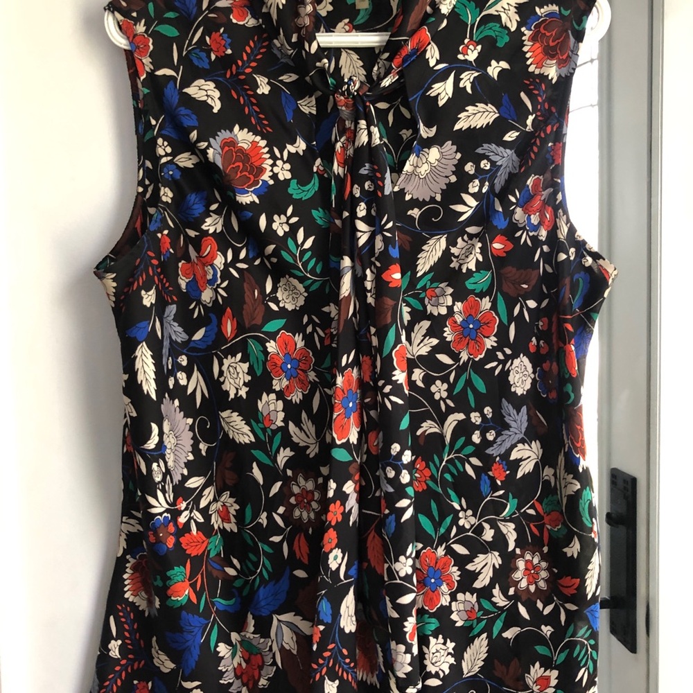 Nine West Black Floral Tie-Neck Sleeveless Blouse